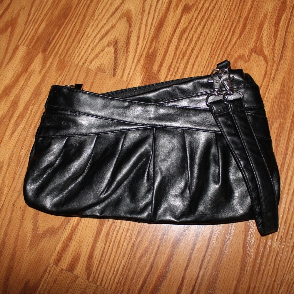 cute black wristlet - Picture 3 of 3
